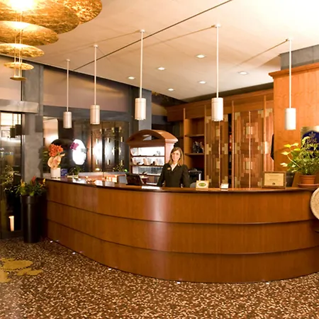 Ferretti Firenze 4*