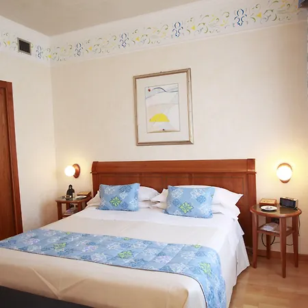 Ferretti Firenze 4* Verona
