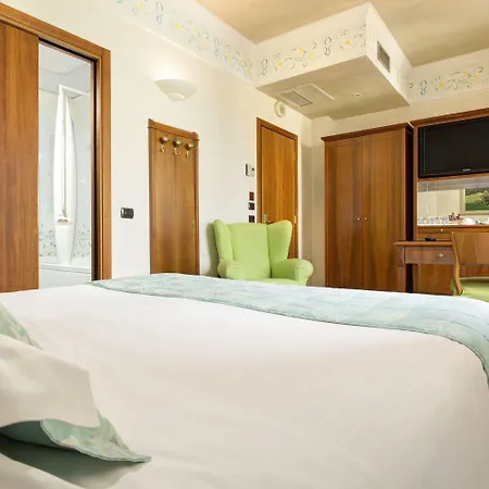 Ferretti Firenze 4* Verona