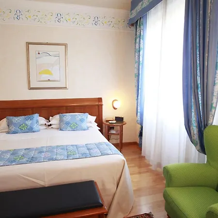 Ferretti Firenze 4*